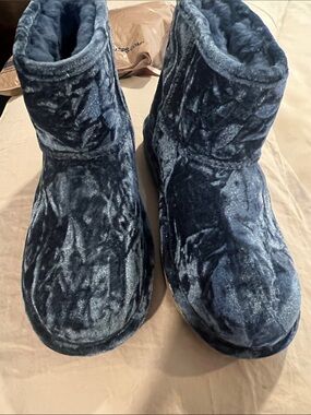 UGG Velvet-Look Ankle Booties in rich blue color size 6